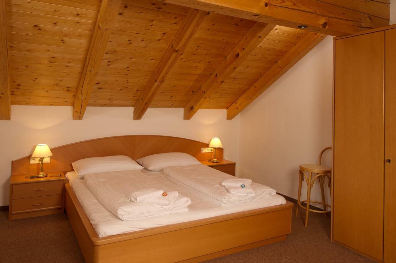 Gaestehaus Brigitte ราดชตัดท์ ภายนอก รูปภาพ