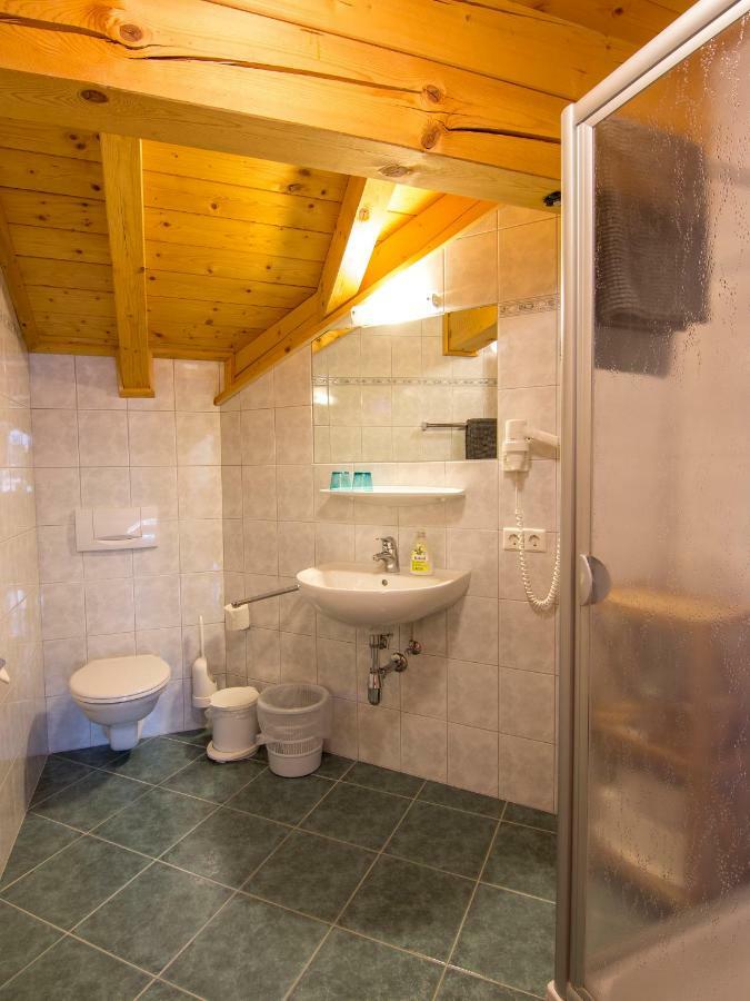 Gaestehaus Brigitte ราดชตัดท์ ภายนอก รูปภาพ