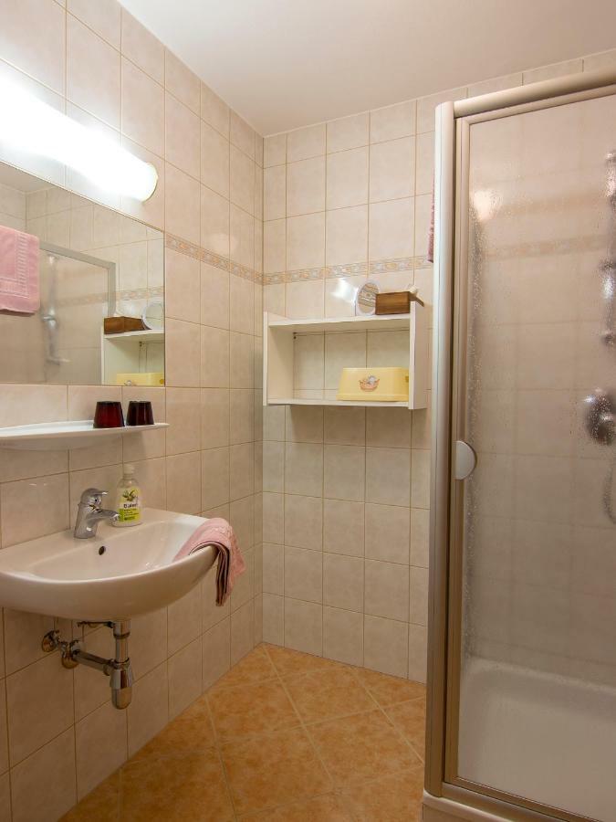 Gaestehaus Brigitte ราดชตัดท์ ภายนอก รูปภาพ
